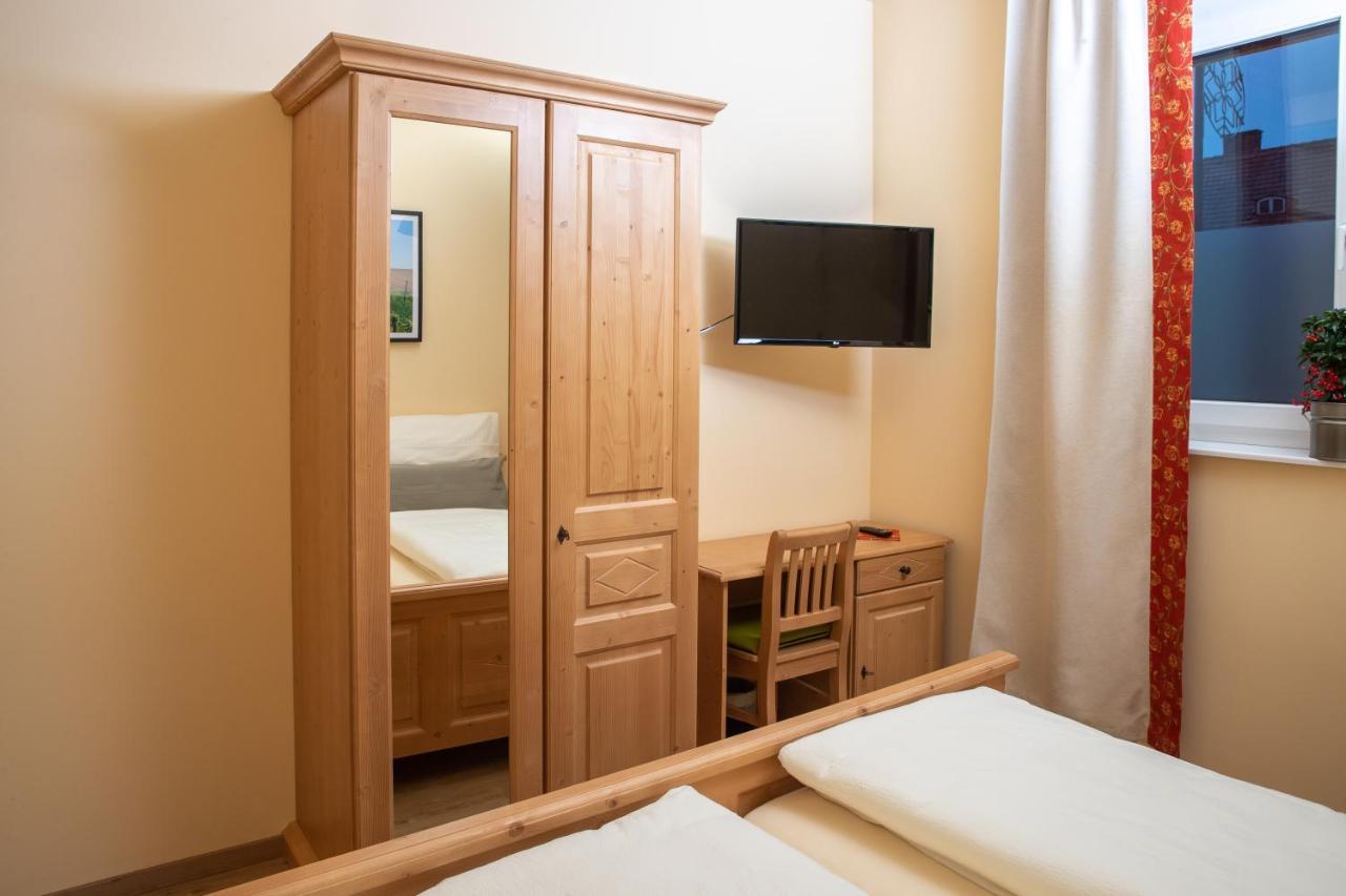 Landhaus Storch - Pension Ganserndorf Luaran gambar
