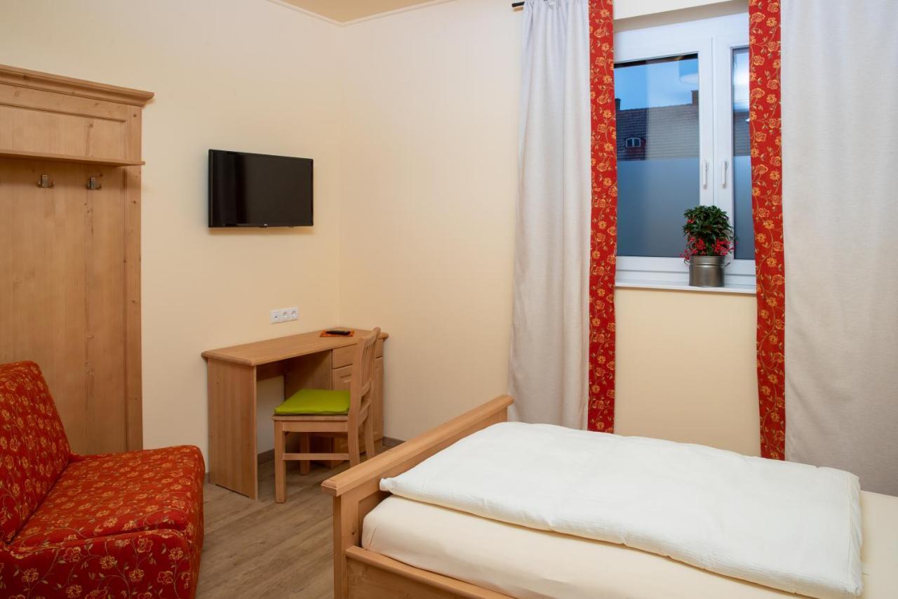 Landhaus Storch - Pension Ganserndorf Luaran gambar